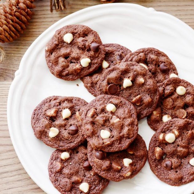 Chocolate Espresso White Chocolate Chip Cookies