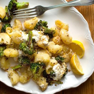 Sheet-Pan Spicy Roasted Broccoli Pasta